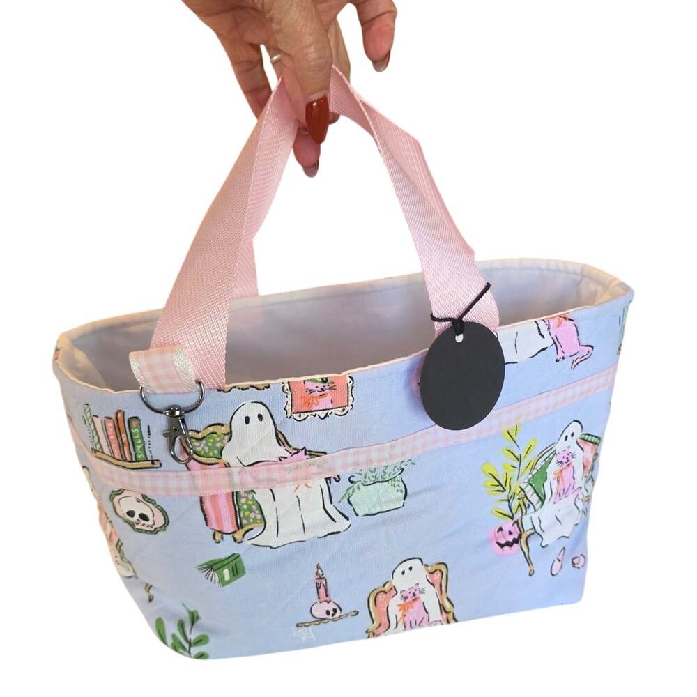 BOO-TIQUE Quilted tote / sBOOKy bags / Perfect for projects or ghostly Reads!